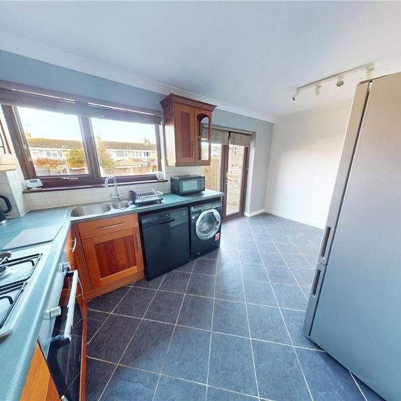 3 bedroom end of terrace house to rent - Photo 1