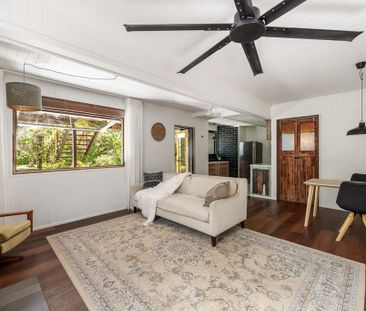 Charming Character Home With Flexible Living - Photo 3