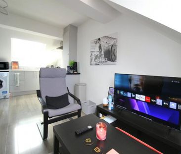 1 Bedroom Apartment To Let - Photo 5