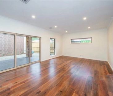 Ferntree Gully - Photo 1