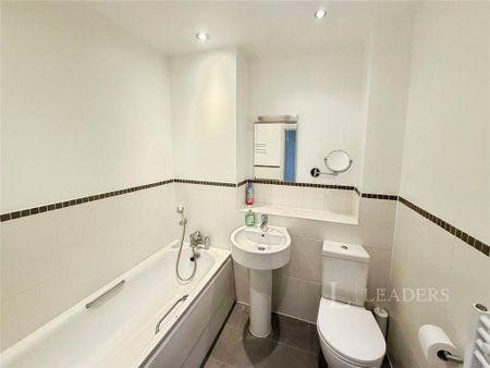 2 bedroom flat to rent - Photo 3