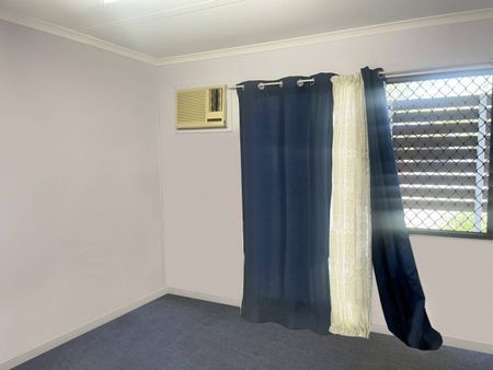 4 BEDROOM FAMILY HOME IN BALL BAY - Photo 4