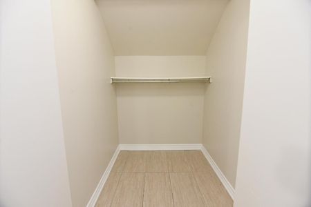 For Lease - 14 Herzberg Gardens, Toronto, Ontario - Photo 4