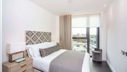 Thornes House, Charles Clowes Walk, Nine Elms, London SW11 - Photo 5