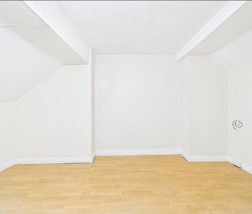 4 Bed Terraced House, Cedric St, M5 - Photo 5