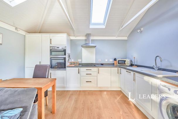 1 bedroom bungalow to rent - Photo 1