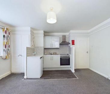 1 bedroom ground floor flat to rent - Photo 4