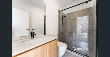 3 BEDROOM HOUSE in the Heart of Officer! - Photo 4