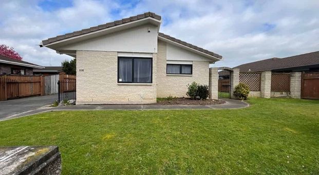 3 Bedrooms in Highbury - Photo 1