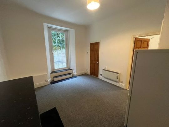 The Warberries, Torquay, TQ1 - Photo 1