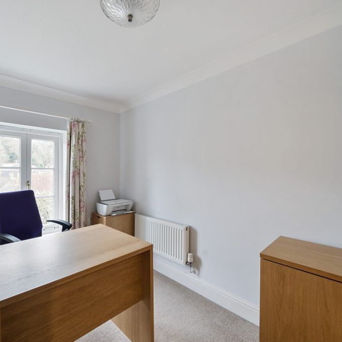 4 Bedroom House - Eastgate Street, Winchester - Photo 1