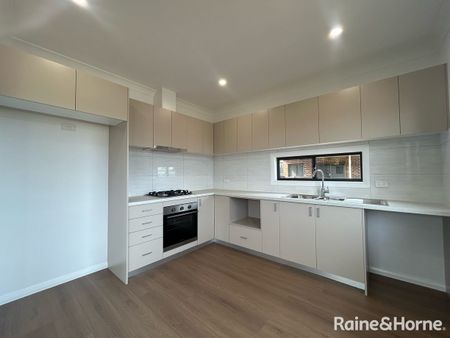 BRAND NEW Modern Granny Flat! - Photo 2
