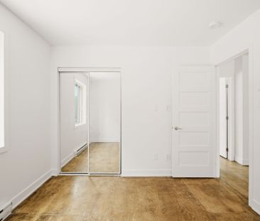 4039 Rue Prieur E., #1 - Photo 2