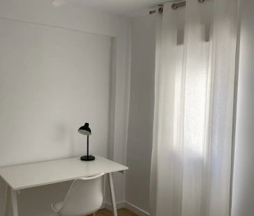 Room in a shared 4-bedroom apartment for rent in El Grau - Photo 2