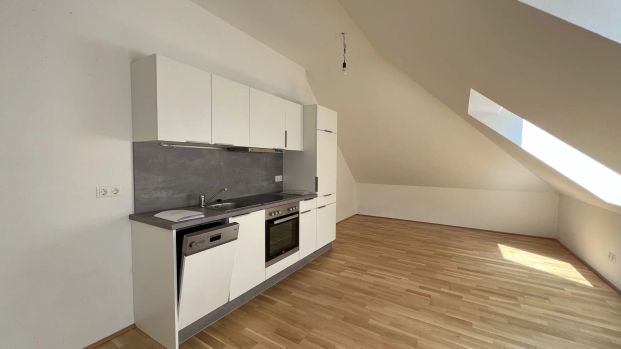 Sonnige, helle 2 Zimmer Wohnung, Nahe Zentrum und Bahnhof- in nur 16 min. mit der S-Bahn zur U6 Meidling - Photo 1