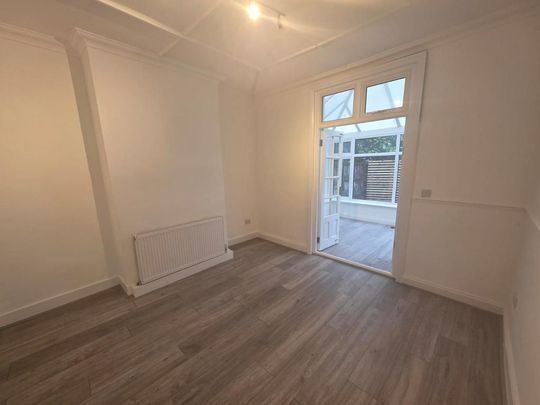 6 bedroom house of multiple occupation to rent - Photo 1