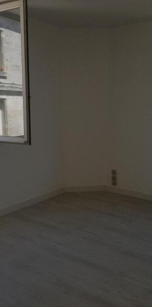 Location Appartement 1 pièce 25m² ANGOULEME 16000 - Photo 1