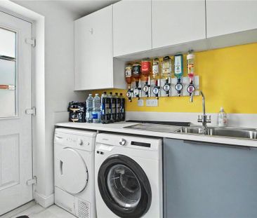 4 bedroom detached house to rent - Photo 1