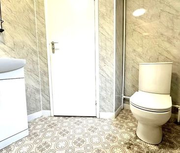 Belmont Close, Blackburn. Lancs. BB2 7AP - Photo 3