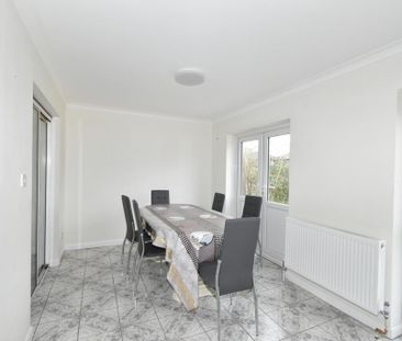 4 bedroom semi-detached house to rent - Photo 4