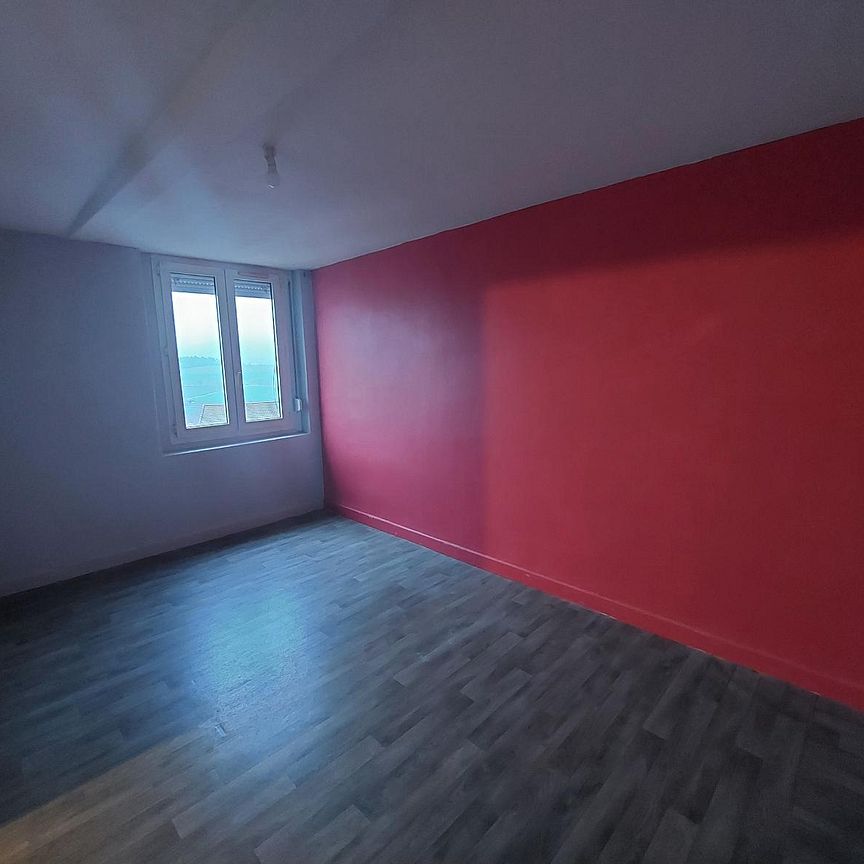 : Appartement 82.63 m² à ST JEAN BONNEFONDS - Photo 1