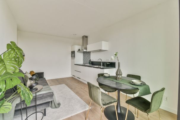 Te huur: Appartement Marius Bauerstraat 30 10 in Amsterdam - Photo 1