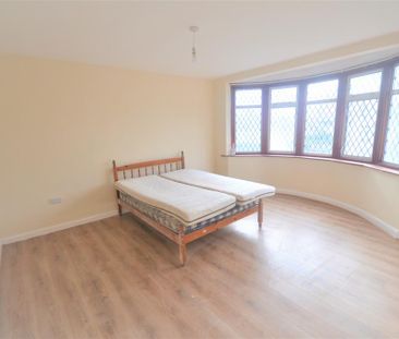 4 bedroom terraced house to rent - Photo 3