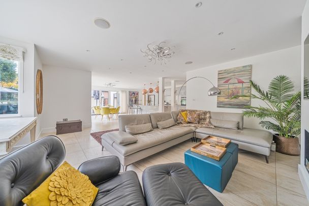 6 bedroom detached house to rent - Photo 1