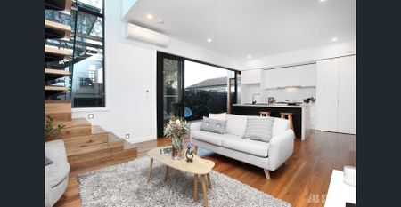 Tranquil home in sought-after Yarraville location - Photo 5