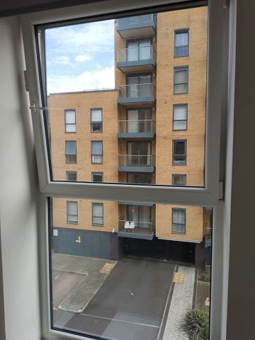2 Bed Flat, Osprey House, RG2 - Photo 2