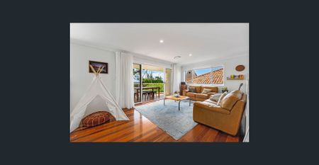 Beachside Living in Prestigious Woodgee Street and Great Ocean Views - Photo 2