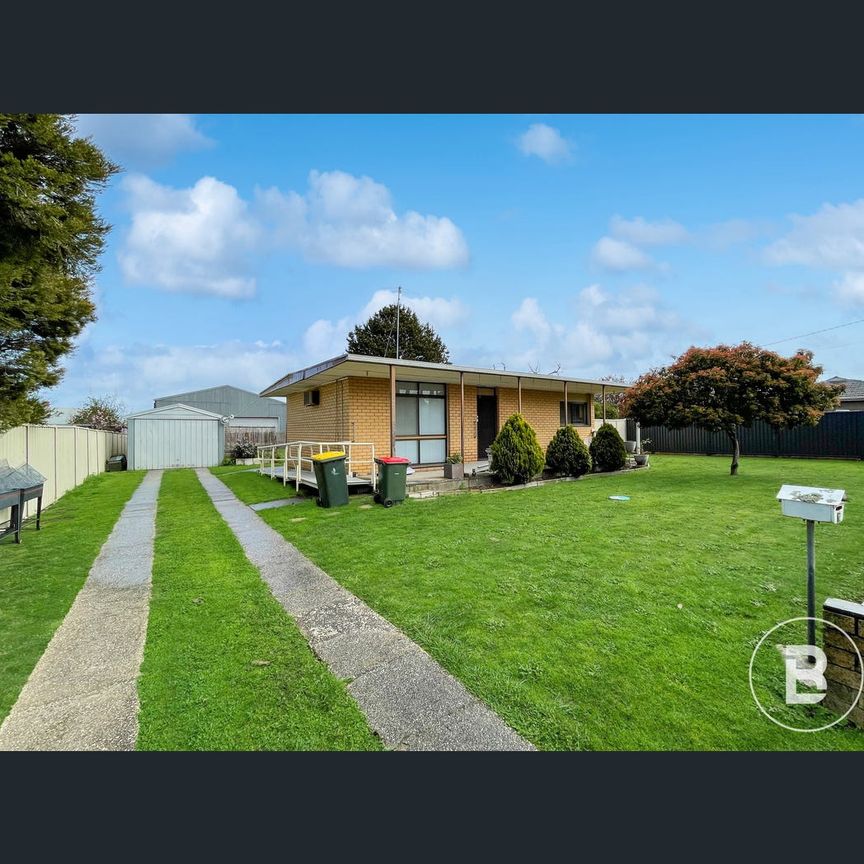 62 Longley Street, Alfredton, Vic 3350 - Photo 1