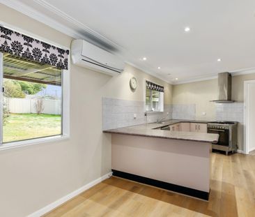 54 Oak Street, TAMWORTH NSW 2340 - Photo 3