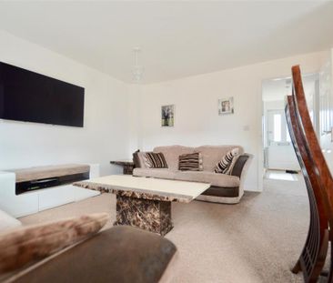 3 bedroom end of terrace house to rent - Photo 3