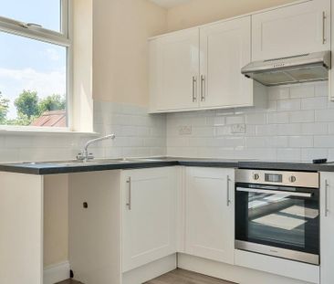 4 bedroom end of terrace house to rent - Photo 6