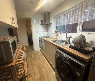 3 bedroom terraced house to rent - Photo 6