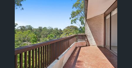 3 BEDROOM, TOP FLOOR APARTMENT - Photo 5