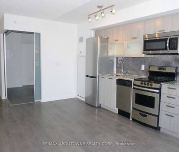 QUEEN WEST 2 BEDS 1 BATH CONDO - Photo 4