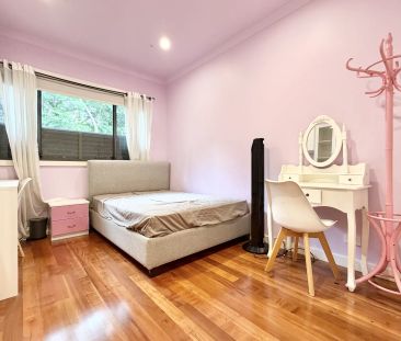 Architect-Designed Townhome - Furnished - Photo 5