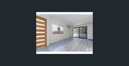 PET FRIENDLY - Low Maintenance, Duplex with Courtyard! - Photo 3