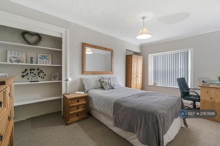 8 bedroom terraced house to rent - Photo 4