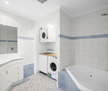 Private, Spacious & Lifestyle-Focused Living apartment with TWO car... - Photo 6