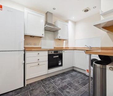 2 bedroom flat to rent - Photo 3