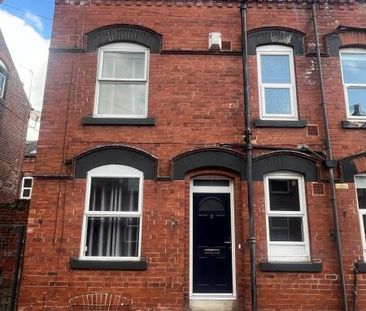 3 bedroom terraced house to rent - Photo 2