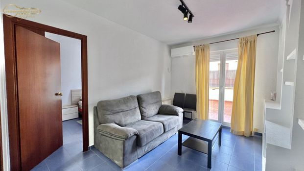 Apartamento de alquiler en Carretas, 9, Centro - Photo 1