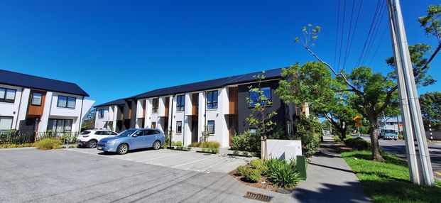 Near new townhouse at Mt Albert - Photo 1