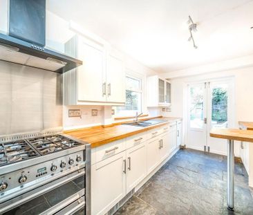 3 bedroom terraced house to rent - Photo 6