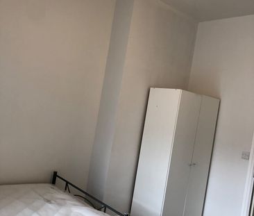 Room in a Shared House, Clough Road, S1 - Photo 3