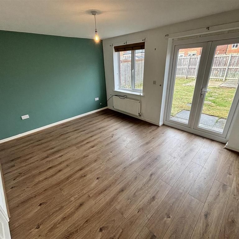 3 bedroom property to rent - Photo 1