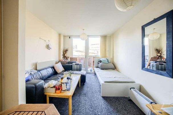 Longleat Avenue, Park Central, Birmingham City Centre, B15 - Photo 1